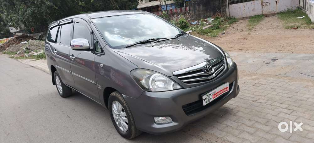 Toyota Innova 2.5 V 7 Str, 2011, Diesel