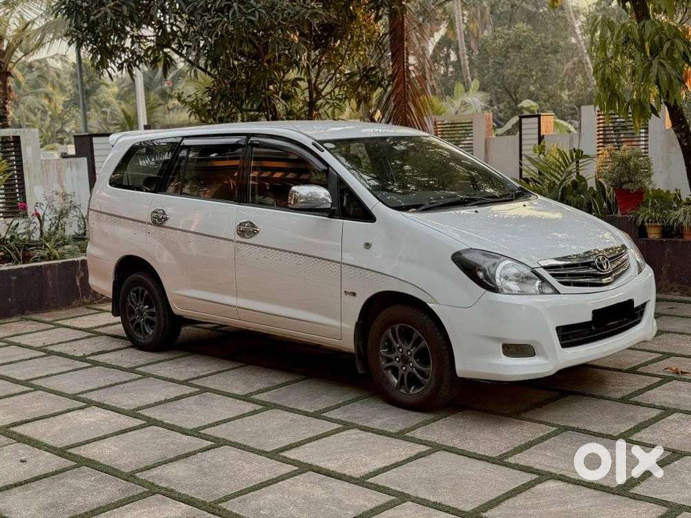 Toyota Innova 2.5 V 7 Str, 2011, Diesel
