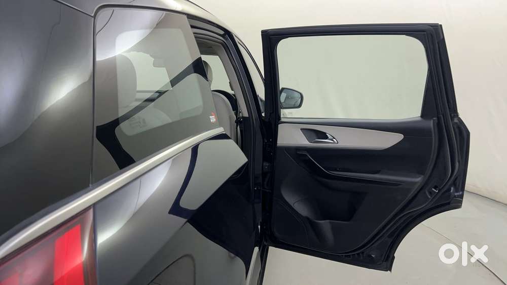 Mahindra Xuv700 2.2 Ax 7 Diesel At Luxury Pack Str, 2024, Diesel