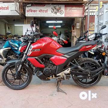 Yamaha fzs v3 bs6 red deals colour