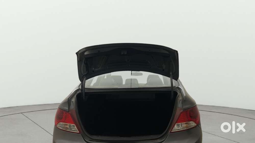 Hyundai Verna Fluidic 1.6 Vtvt Sx, 2013, Petrol