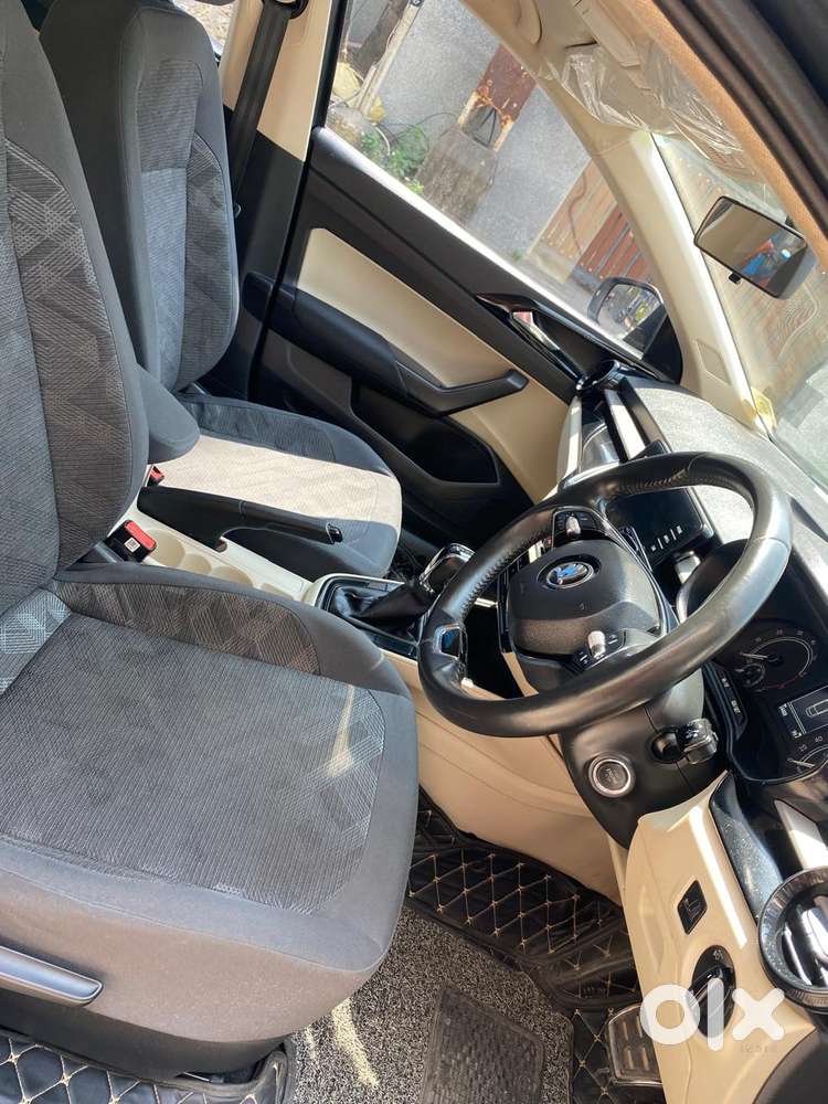 Skoda Slavia Ambition 1.0l Tsi At, 2023, Petrol