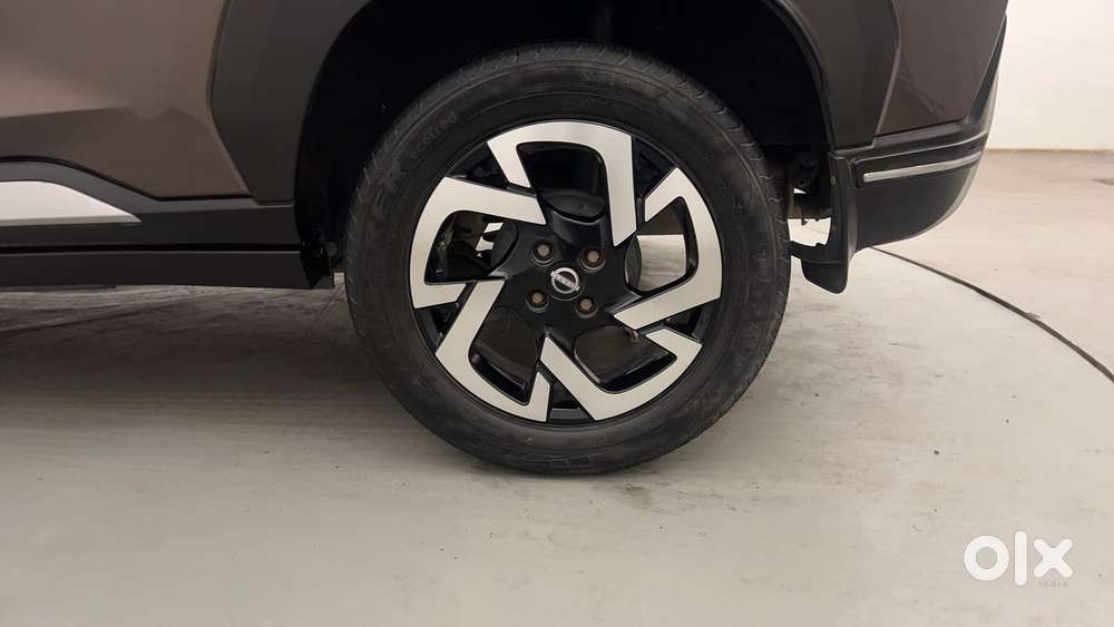 Nissan Magnite 1.0 Xv Premium Turbo Cvt (o), 2021, Petrol