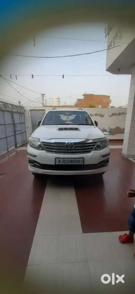 Toyota Fortuner 2011 Diesel 142000 Km Driven ( Vip Number)
