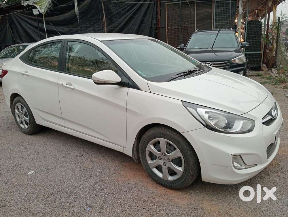 Hyundai Verna 1.6 Ex Vtvt, 2013, Petrol
