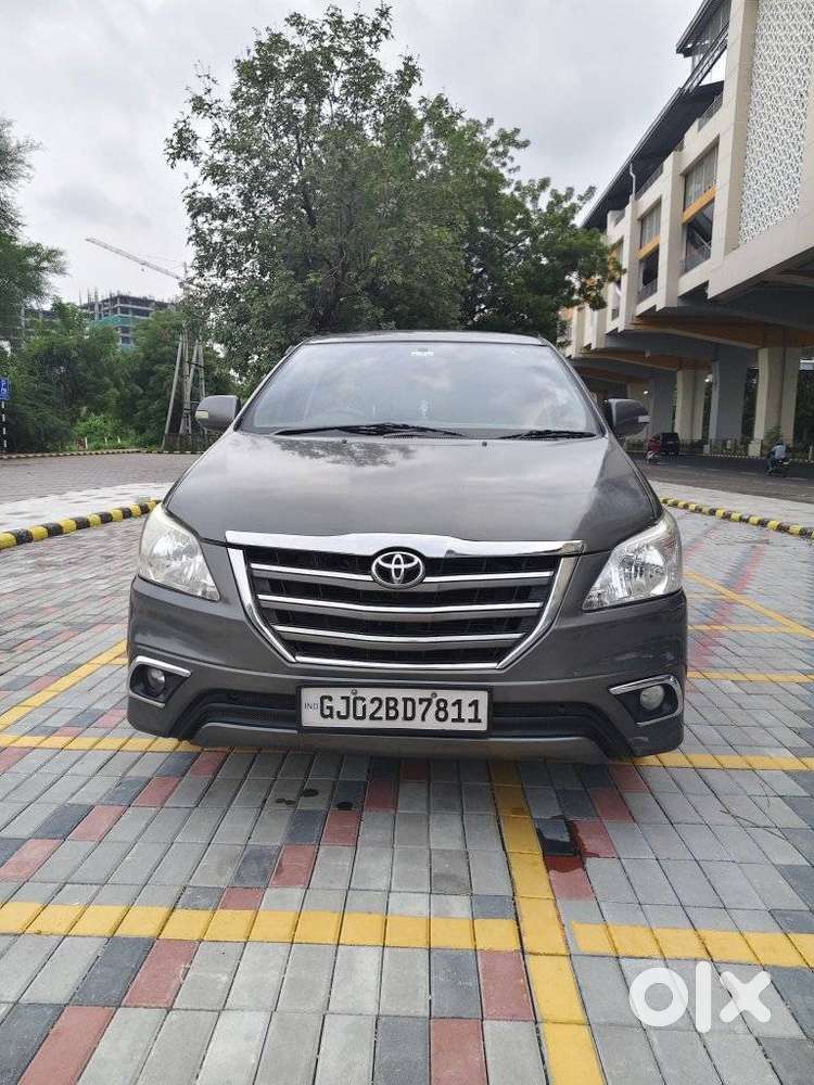 Toyota Innova 2.5 V 8 Str, 2012, Diesel