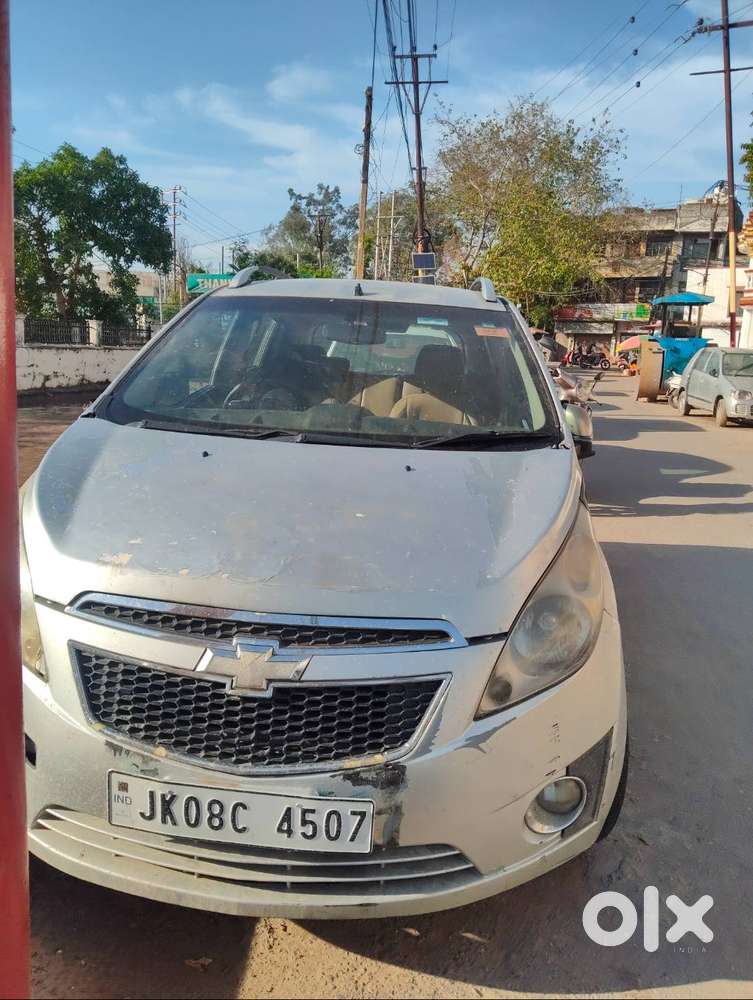 Chevrolet Beat Top Model Family Car