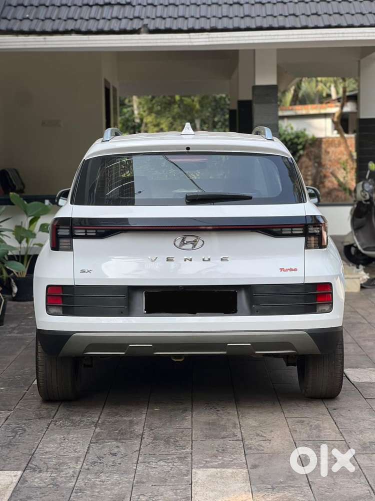 Hyundai Venue 1.0 Sx (o) Turbo Dct, 2023, Petrol
