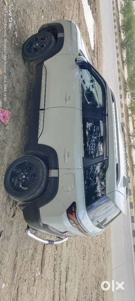 Maruti Suzuki Brezza 2023 Top Model Sunroof