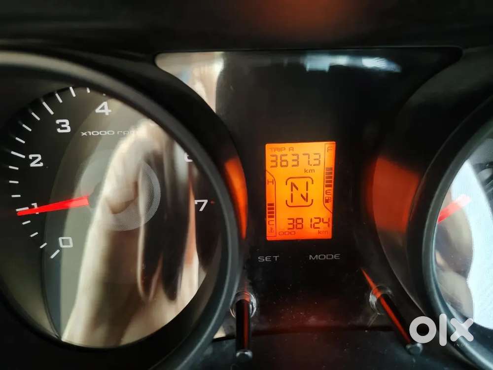 Mahindra Tuv 300 2016 Diesel 38200 Km Driven