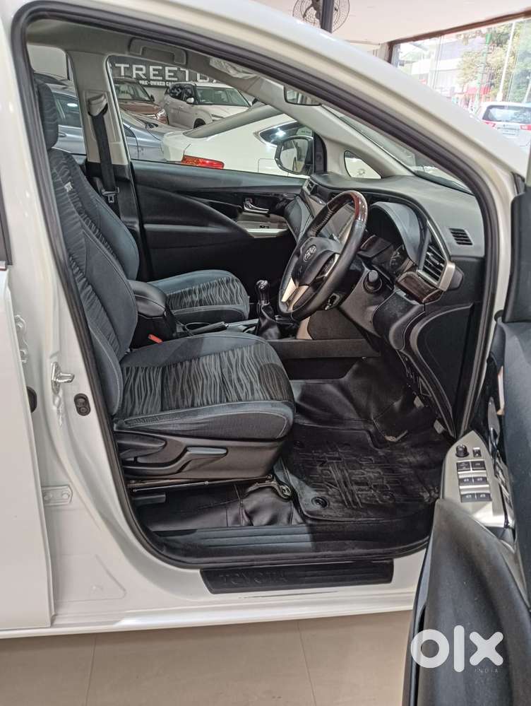 Toyota Innova Crysta 2.4 V, 2023, Diesel
