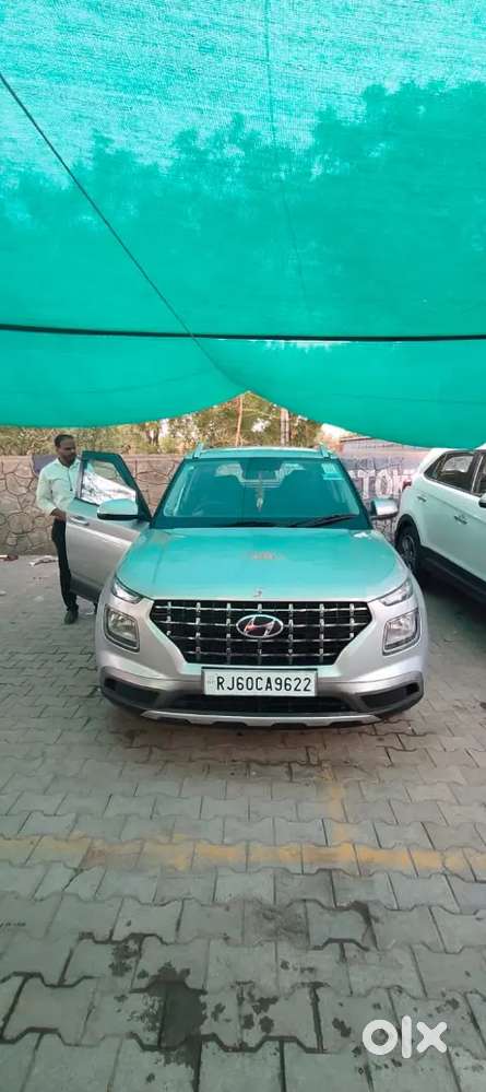 Hyundai Venue 2019 Petrol 69000 Km Driven Automatic
