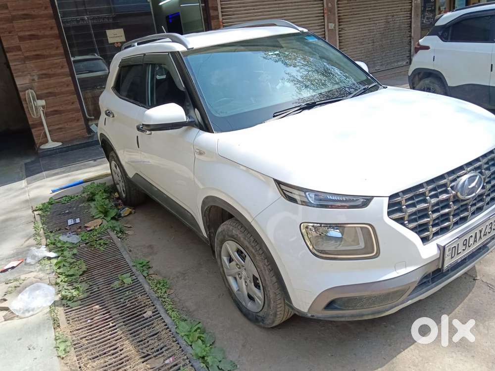 Hyundai Venue 1.2 S (o), 2022, Petrol