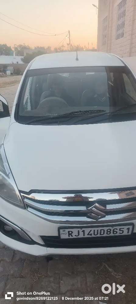 Maruti Suzuki Ertiga 2012 मॉडल