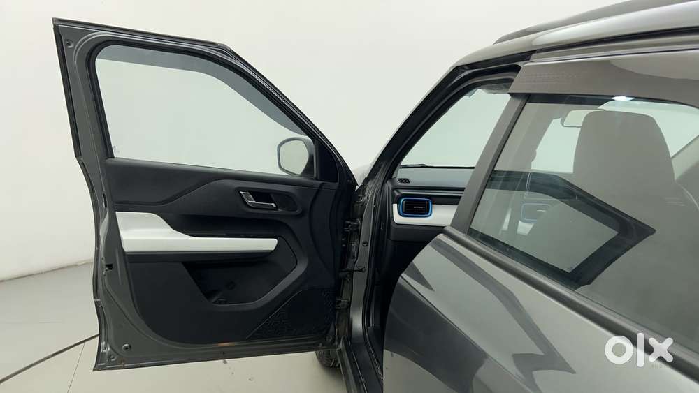 Tata Punch 1.2 Revotron Creative Amt Dual Tone, 2022, Petrol