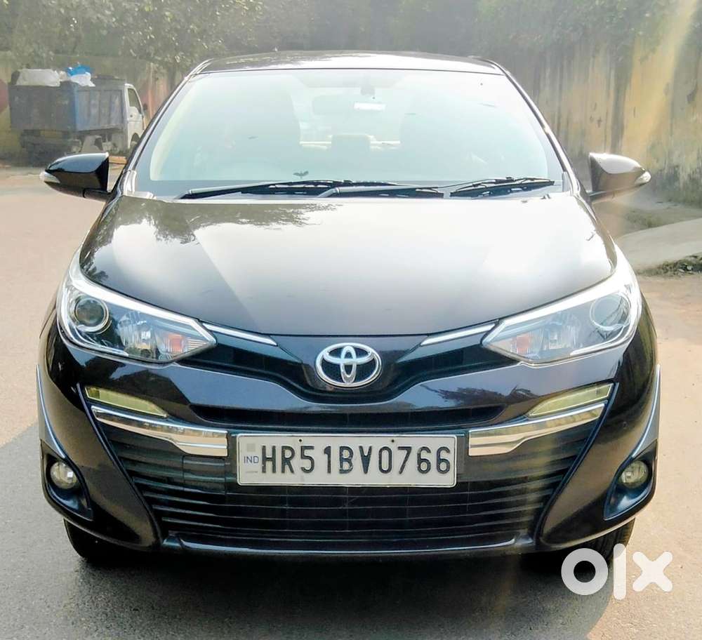 Toyota Yaris V Cvt, 2019, Petrol