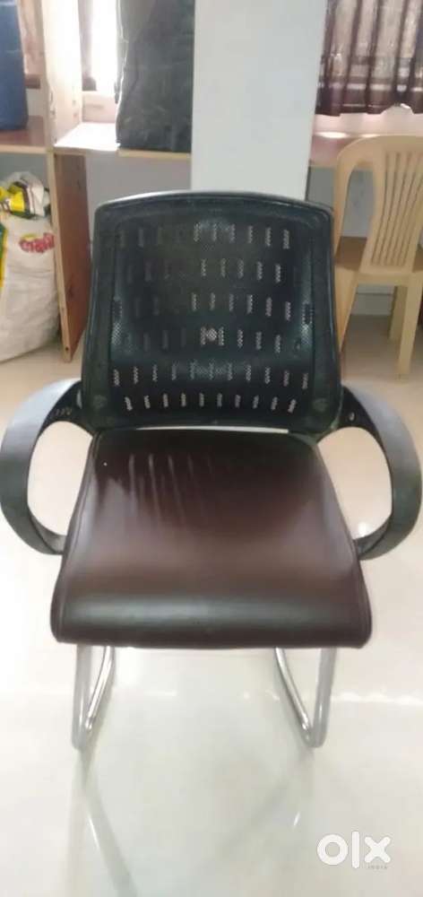 Comfortable chair for student and office