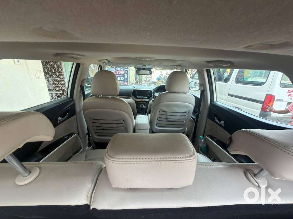 Xuv 300 W8 (o) , Petrol 2022 Model For Sale.