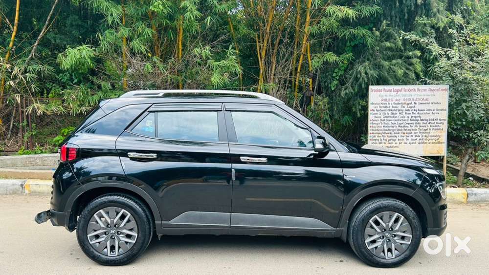 Hyundai Venue Petrol Manual 2022