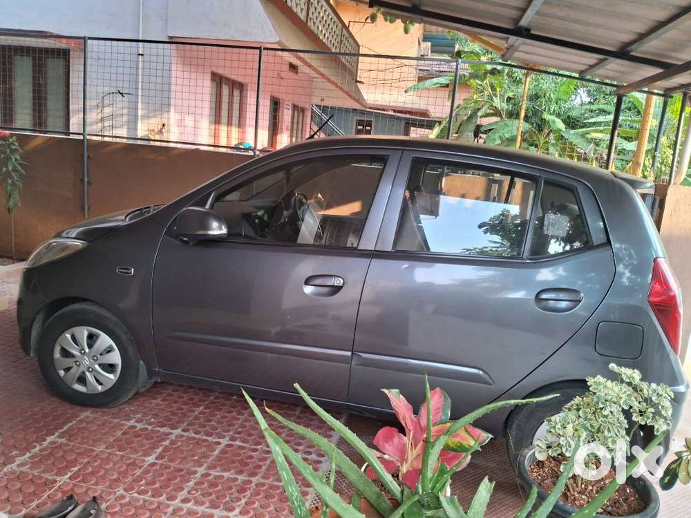 Hyundai Car I10 Sportz Ash Color