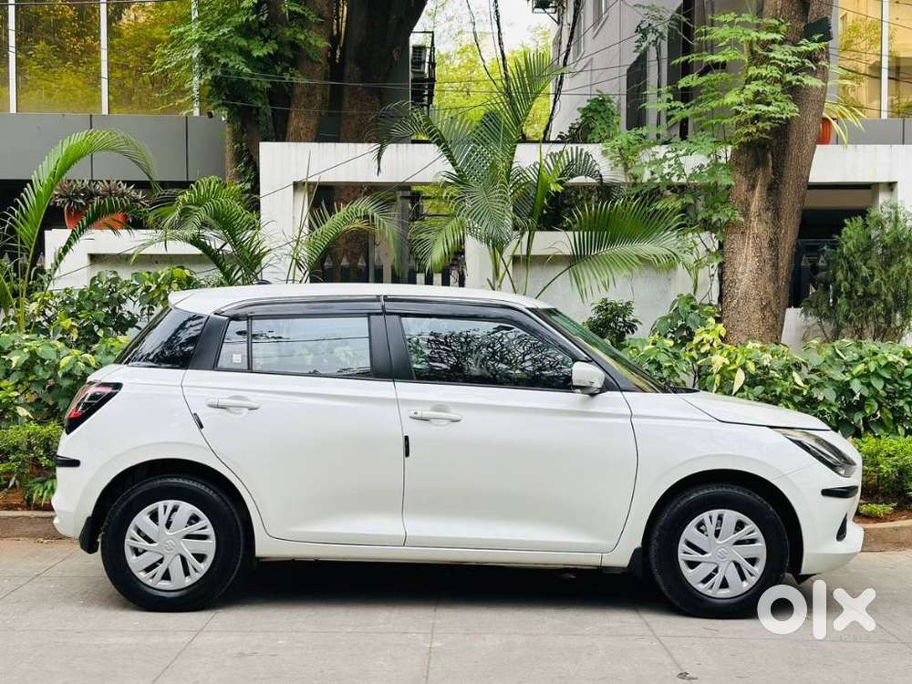 Maruti Suzuki Swift Vxi + Manual, 2025, Petrol
