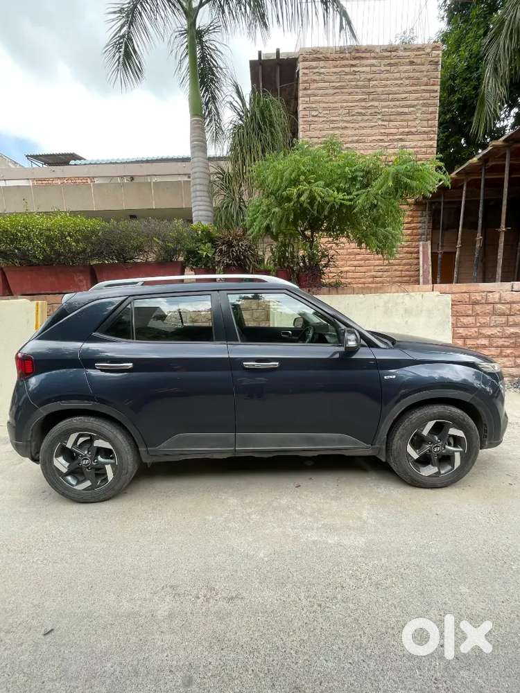 Hyundai Venue 1.0 Turbo Sx+ Dct 2019  Single Owner  ₹9 Lakh