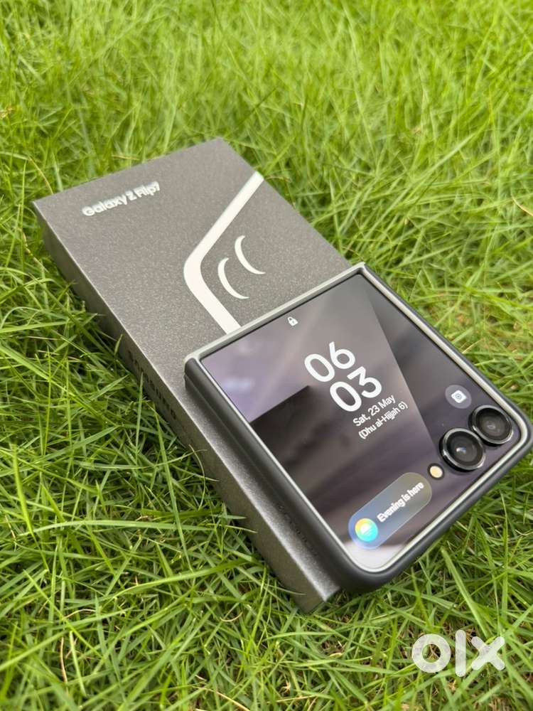 Flip 7 mobile phone. With box and full kit