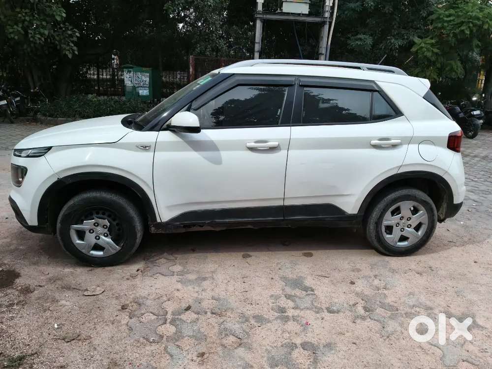 Hyundai Venue 2021 Manual