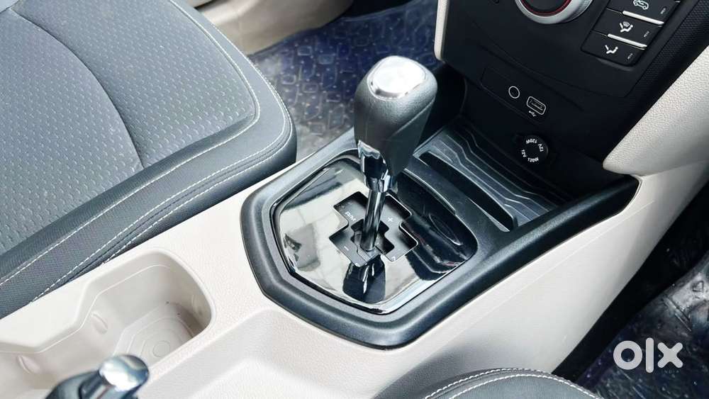 Mahindra Xuv300 1.2 W6 Amt Petrol, 2023, Petrol