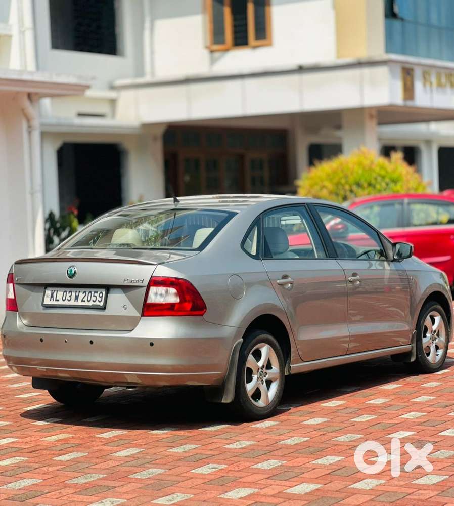 Skoda Rapid 2012 Petrol 76000 Km Driven