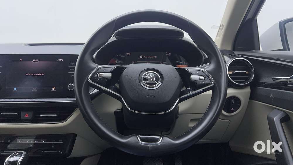 Skoda Slavia Style 1.0l Tsi At, 2023, Petrol