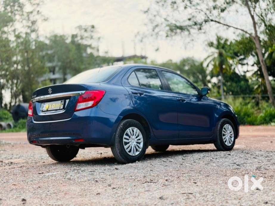 Maruti Suzuki Dzire Vxi Ags, 2022, Petrol