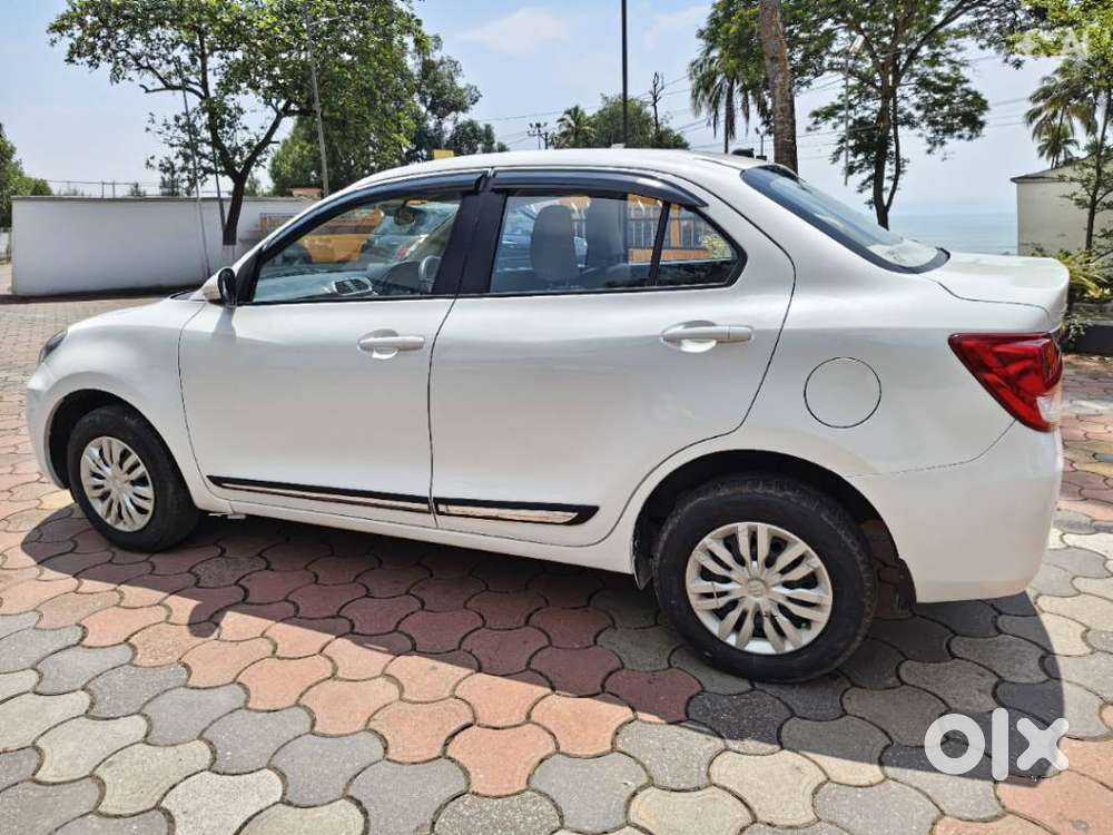 Maruti Suzuki Swift Dzire Vxi Optional, 2020, Petrol