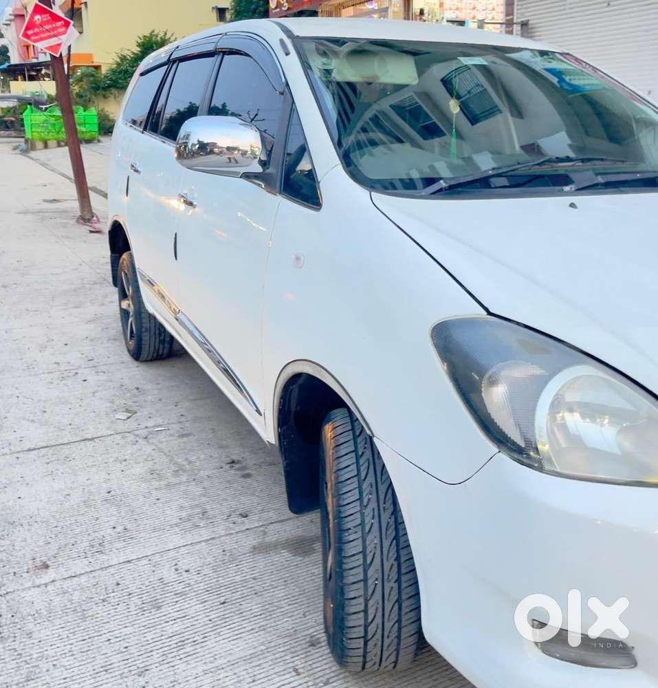 Toyota Innova 2010 Diesel Well Maintained