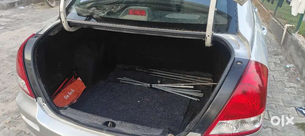 Maruti Suzuki Swift Dzire 2011 Petrol 89152 Km Driven