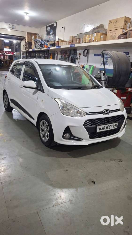 Grand I10 Sportz 1.1