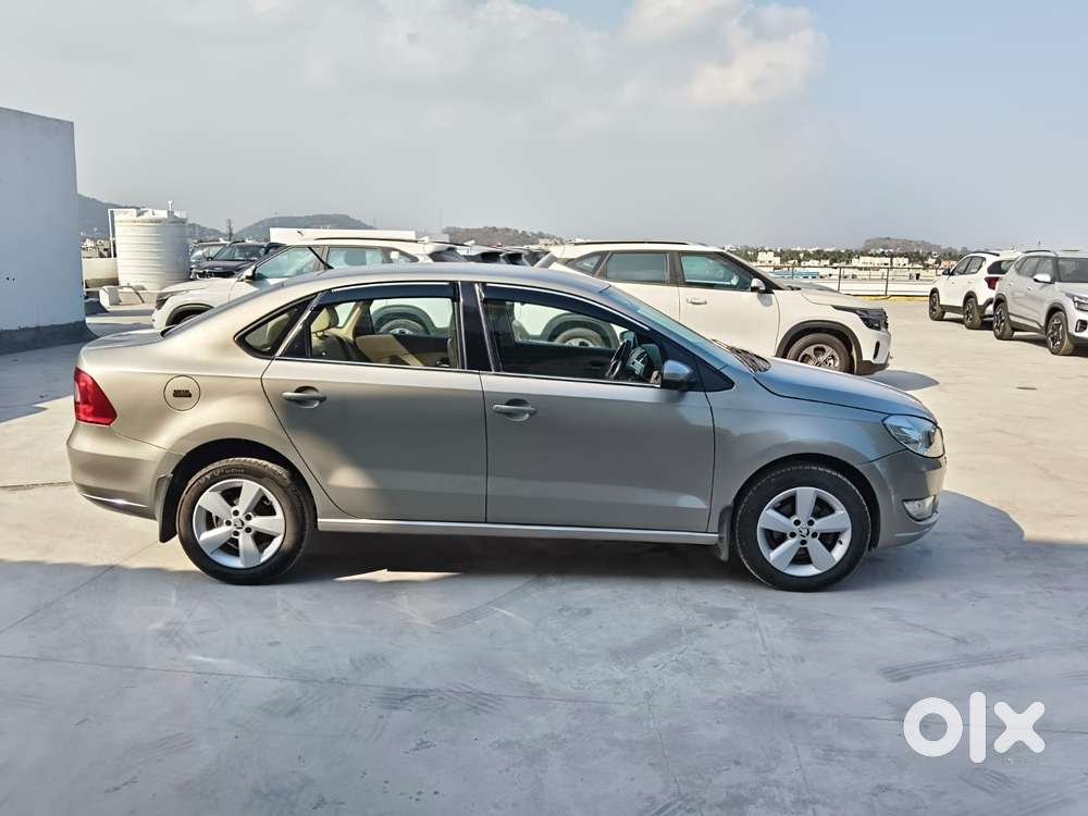 Skoda Rapid [2016-2020] 1.5 Style Plus Tdi At, 2016, Diesel