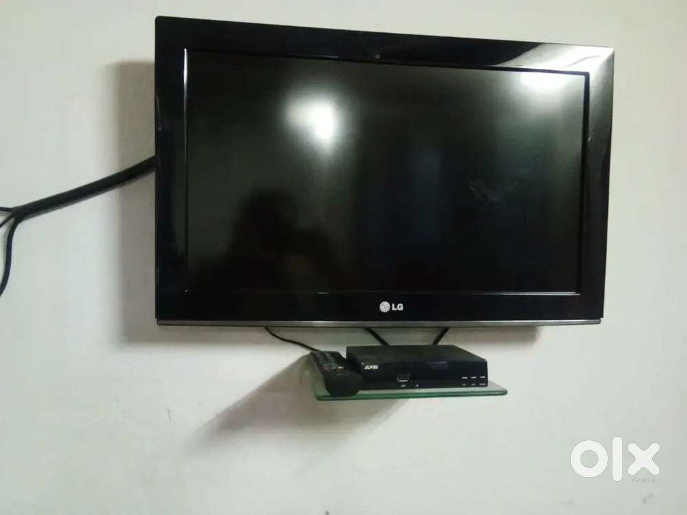 LG 28 INCH LCD TV