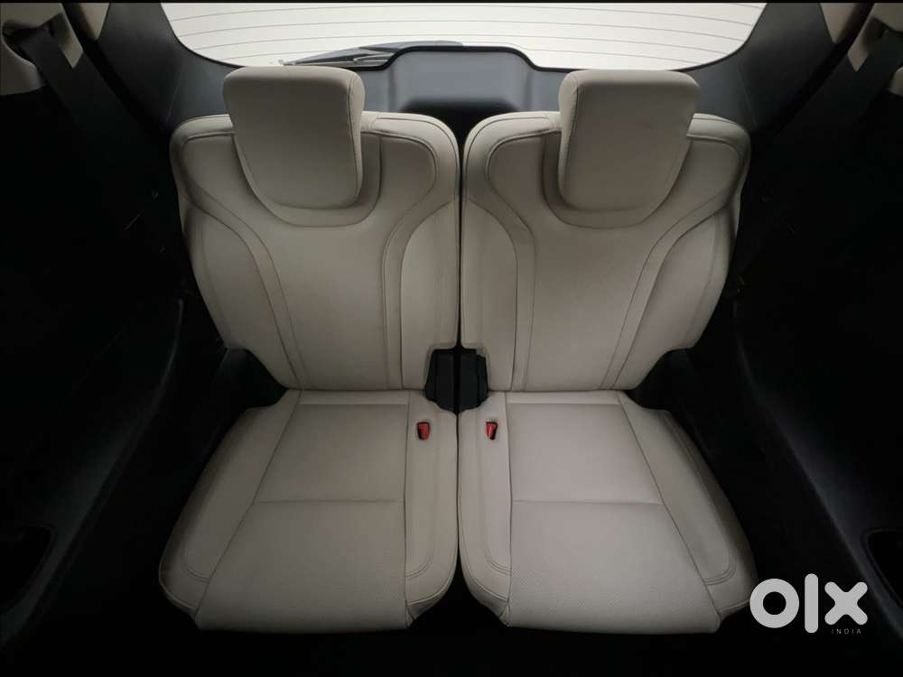 Mahindra Xuv700 2.2 Ax 7 Diesel At Luxury Pack Str, 2022, Diesel