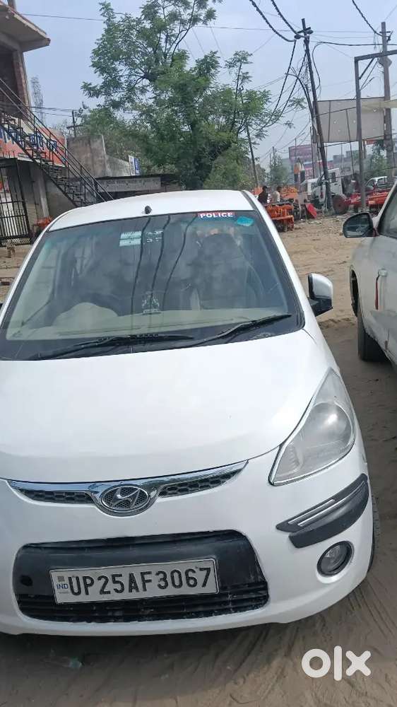 न्यू टायर न्यू बैटरी एलईडी है Ac चालू 2030  गुड कंडीशन कोई कमी नहीं