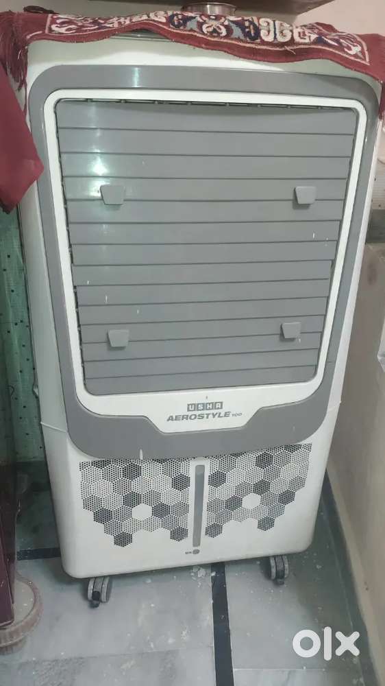 PLASTIC ELECTRONIC COOLER