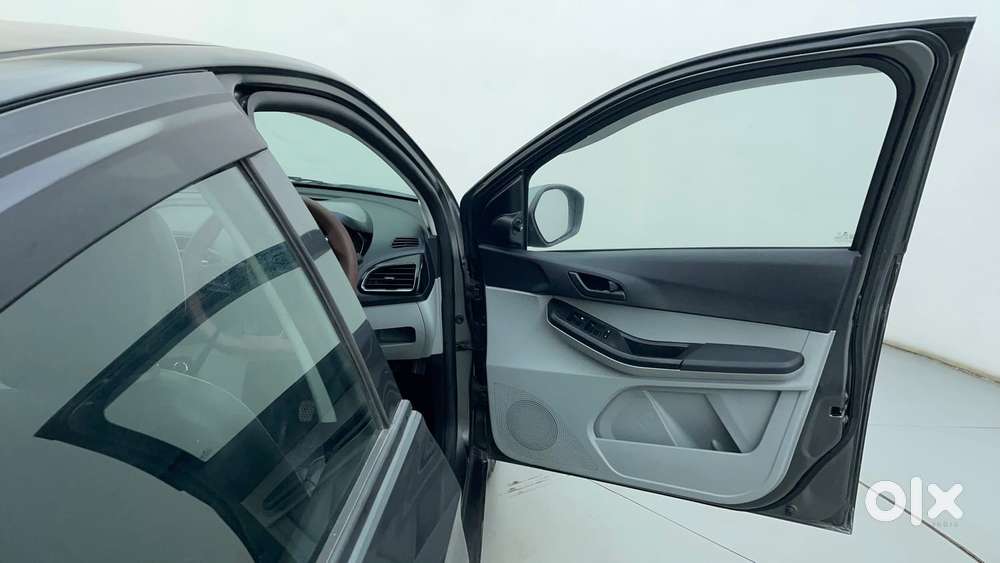 Tata Tiago 1.2 Revotron Xt Option, 2021, Petrol
