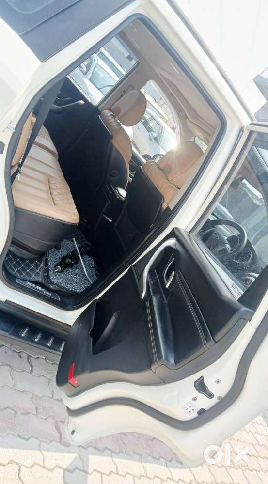 Mahindra Xuv500 W11, 2018