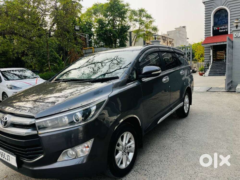 Toyota Innova Crysta 2.4 V, 2016, Diesel