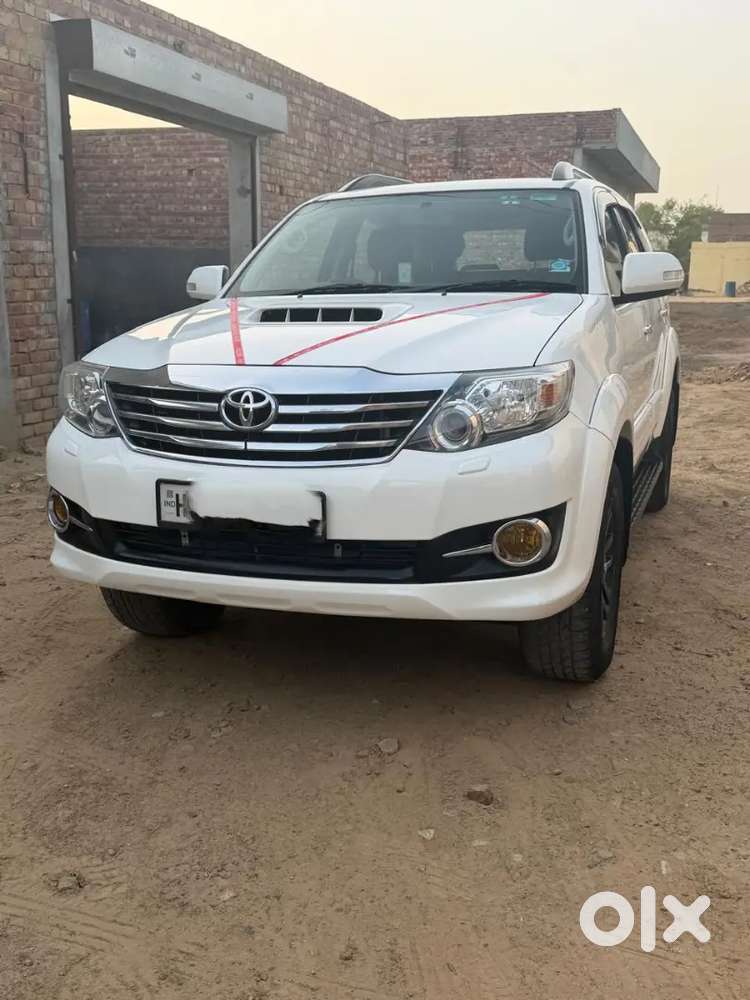 Toyota Fortuner 2015 Diesel 98000 Km Driven