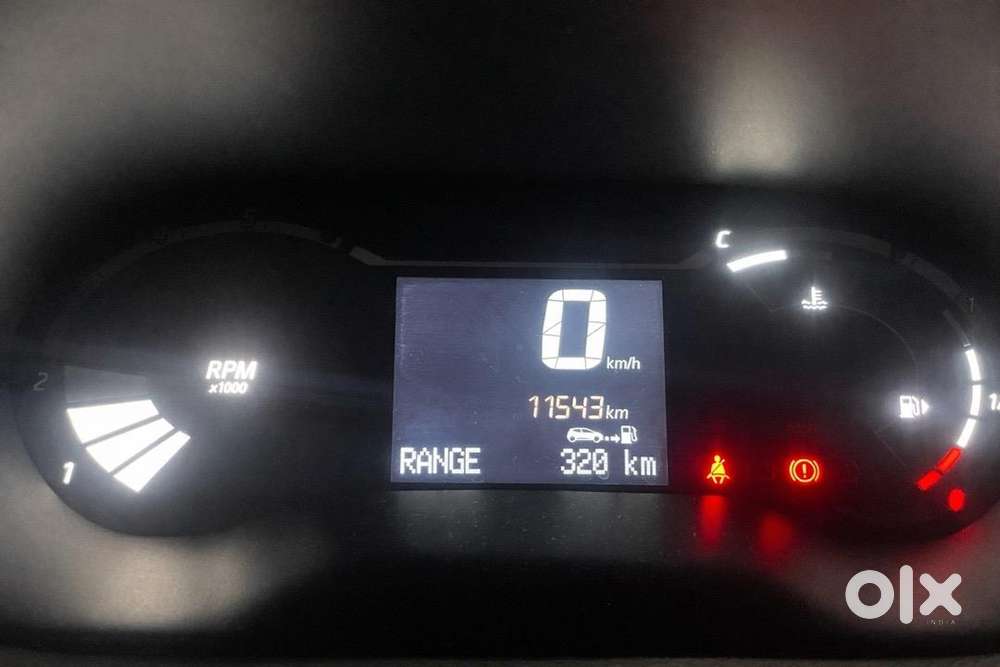 Nissan Magnite 2024 Petrol Well Maintained