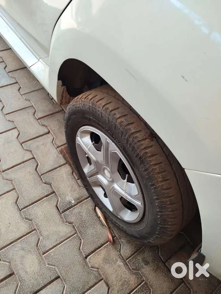 Nissan Terrano 2013 Petrol 85000 Km Driven