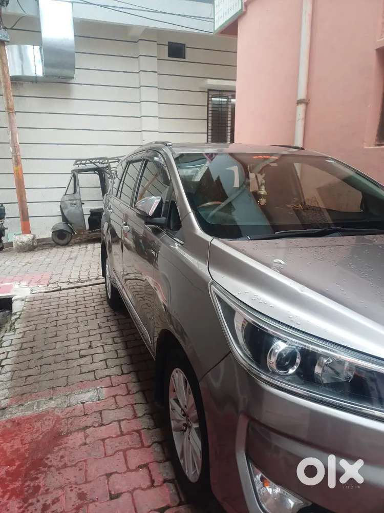 Toyota Innova Crysta 2018 Diesel 180000 Km Driven
