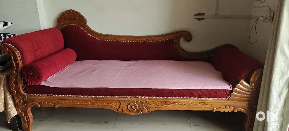 Three seater divan for disposal