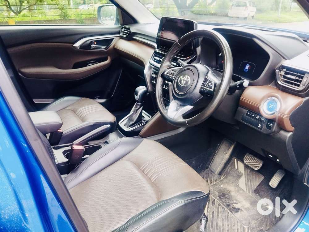 Toyota Urban Cruiser Hyryder 1.5 V Hybrid, 2023